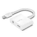 19c7646be27919f_F8J212btWHT_ROCKSTAR_3-5mm_Audio_Charge_FPK_Shot_01_WEB.webp