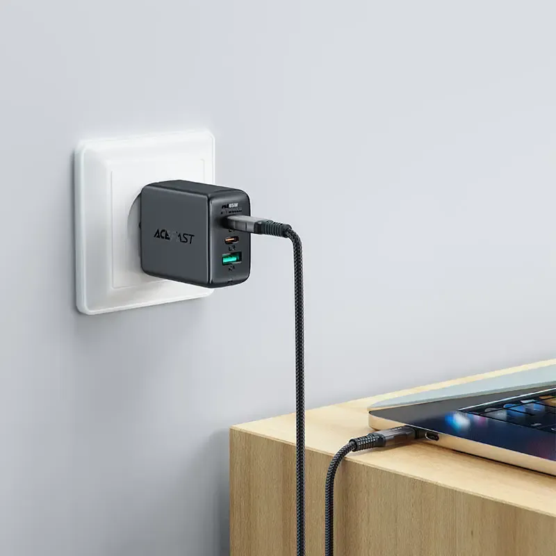 acefast-c1-09-usbc-to-usbc-audio-video-transmission-data-cable-charging-port1.webp