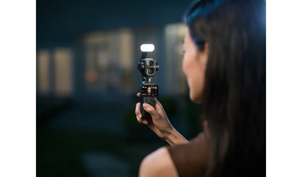 DJI_Osmo_Pocket_4P_Vlog_Combo_-_Black_07[1].webp