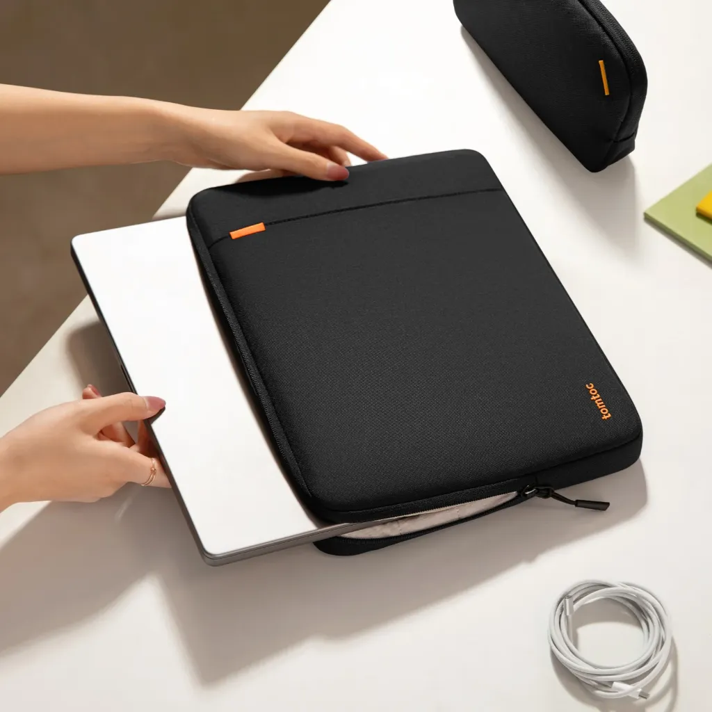 BL3A8948-_-macbook.webp