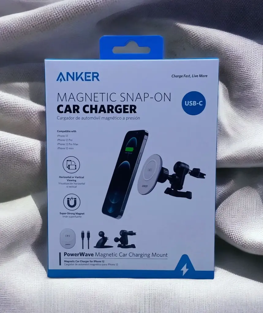 Anker magnetic snap- on car charger 10W